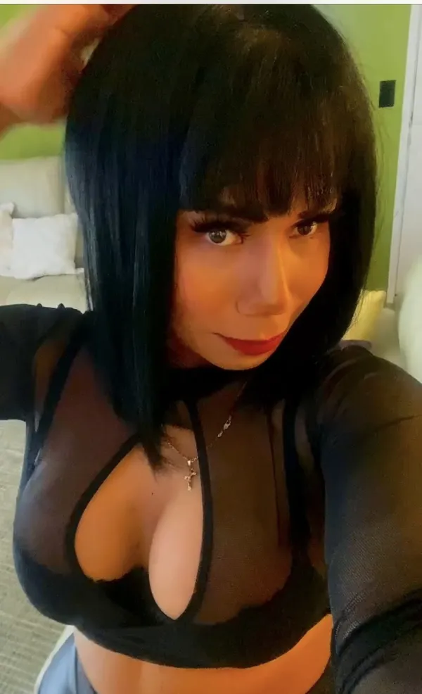 Erika Avatar Bg