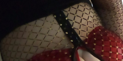 Wanna have some fun with me Come cool off with me and enjoy some quality time. I have a