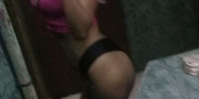 Ardiente mujer Mujer ardiente lista para tener una noche de placer..