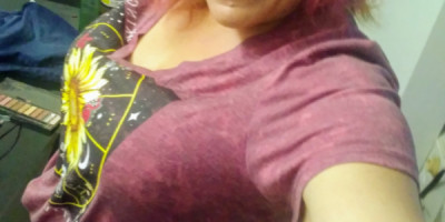Mickie Lynn I'm looking for a good time Ready to make you happy I'm a