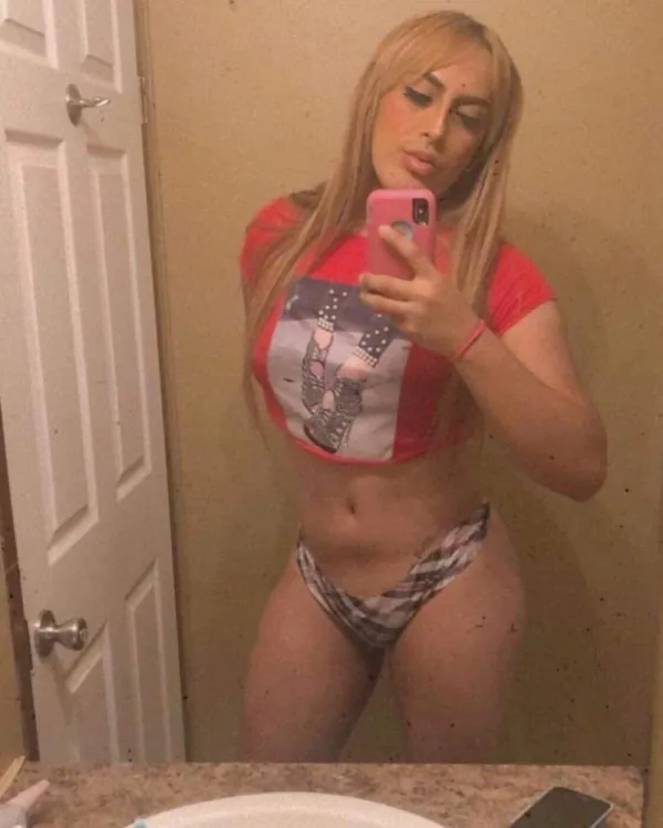 Andrea Valentina Avatar Bg