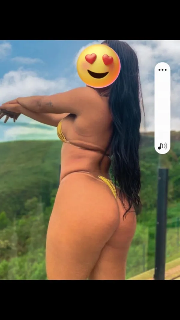 Camila Avatar Bg