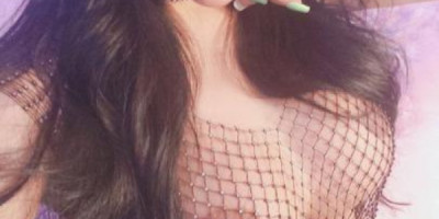 Chica sexy latina disponible para ti bebé