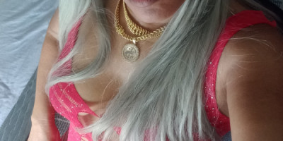 Hola soy yenika latina buena en todo lo que ago