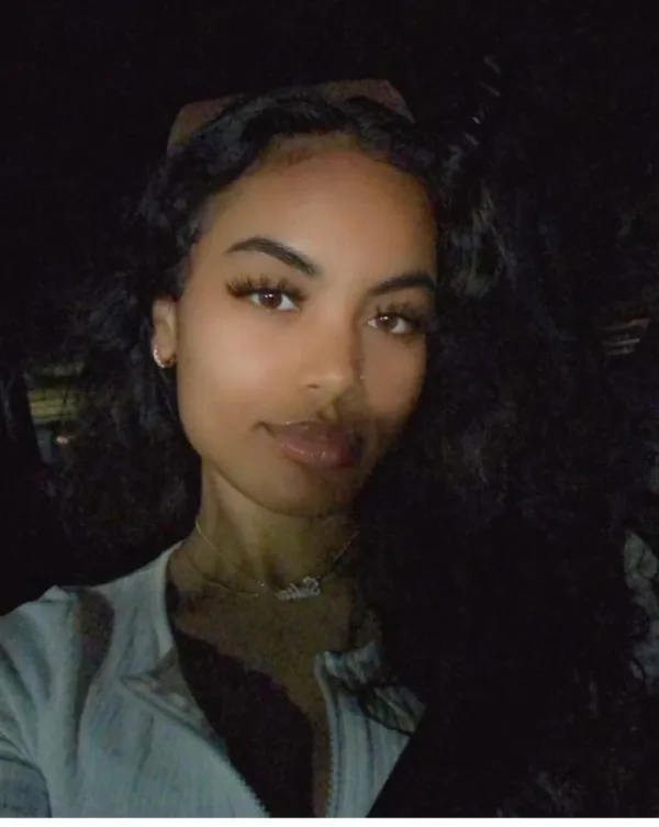 Lauren2003 Avatar Bg