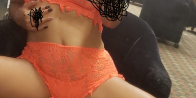 Chica sexy hermosa amable agradable feliz