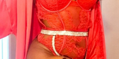 Curvymonroe the one and only that makes you feel amazing