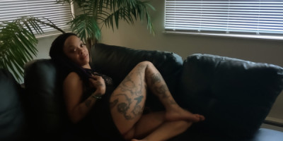 Dez Dior Come play with Dez I'm feeling hot and waiting