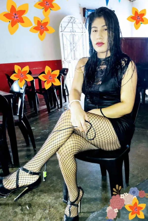 Paola Avatar Bg