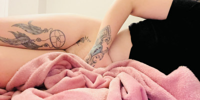 Hola mis amores aquí tengo mi panochita esperando que alguien le leche