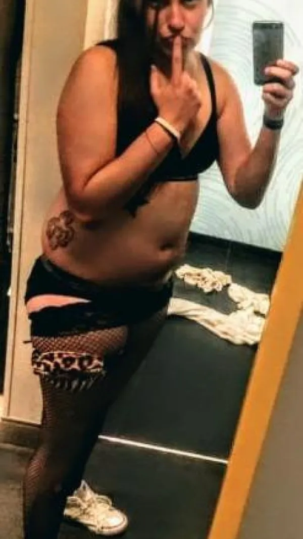 Naughty Nikki Avatar Bg