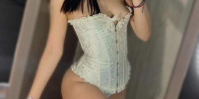 Ven a pasar unos momentos de relax con lindas latinas
