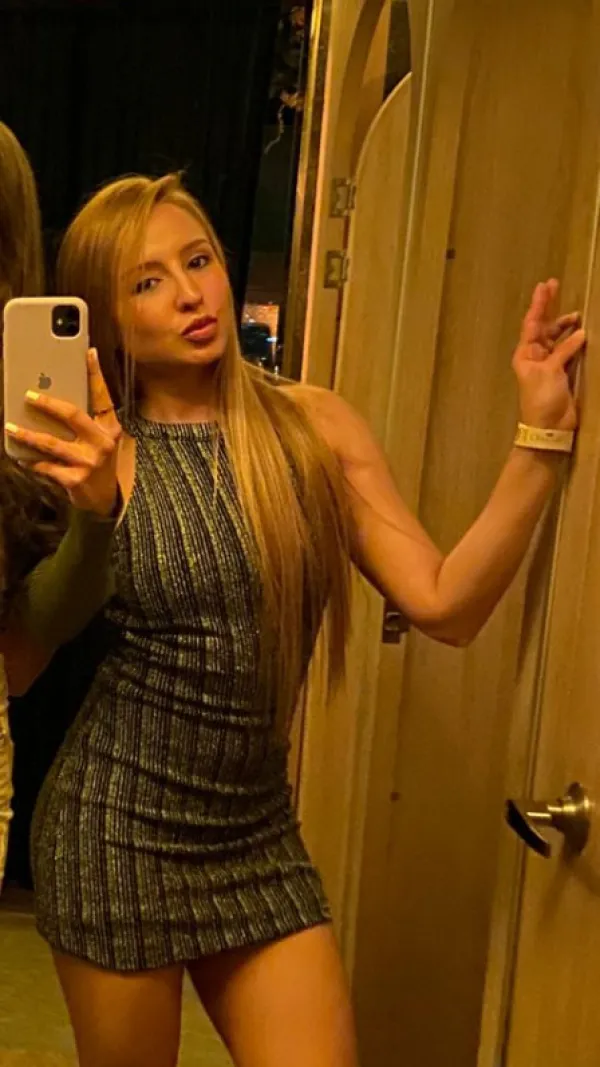 Natacha Canela Avatar Bg