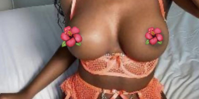 Chica latina buena en la ciudad lista para aserte sentir bien soy amab