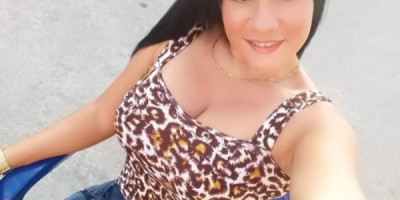 Chicas disponible 24 7 lista para cumplir fantasías