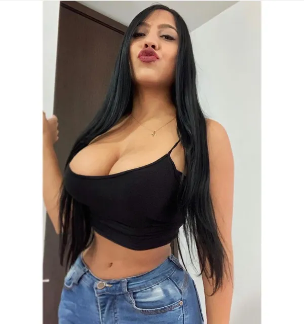 Mariela Avatar Bg