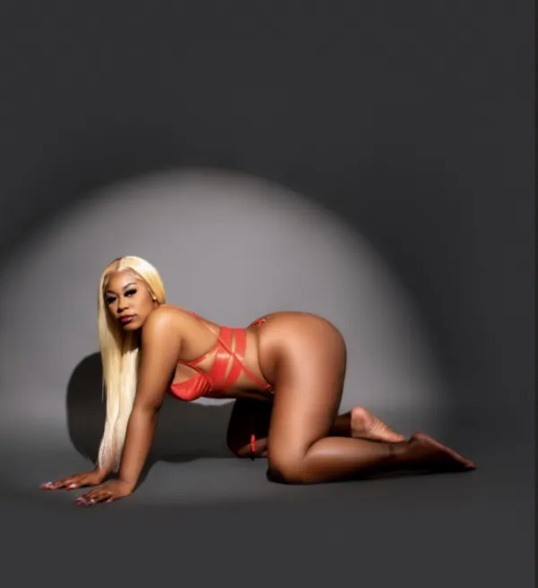 Khloe Avatar Bg