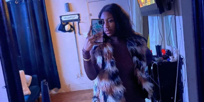 Teen Ebony Goddess looking for a good play time babes