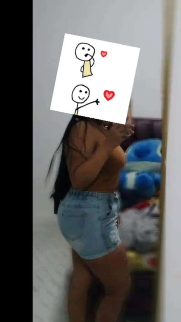Daniela Avatar Bg