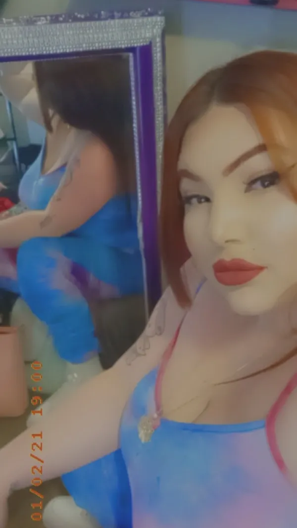 Pretty Pussy Lady Avatar Bg