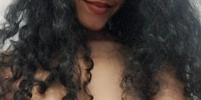 Soy una chica latina muy guapa e inteligente Soy trigueña y delgada