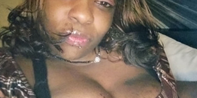 Déjame quitarte el estrés con masajes sensuales y más