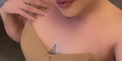 Chica trans cubana muy caliente lista para complacer