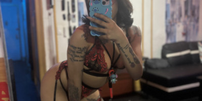 Fetish Fanatic Bubblez Here To FulFill Your Every Fantasy