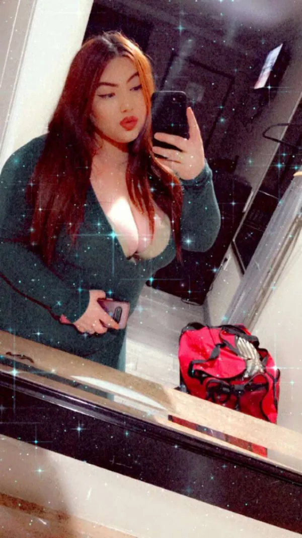 Pretty Pussy Lady Avatar Bg