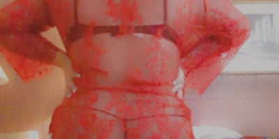 Una chica caliente Ven y disfruta de un sexo oral de un baile sensual y masaje